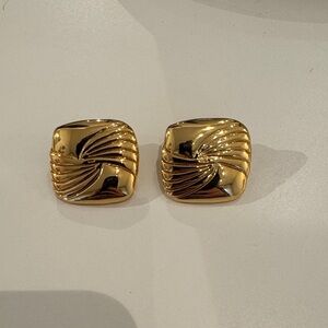 Heaven Mayhem Elegant Gold-Tone Square Earrings